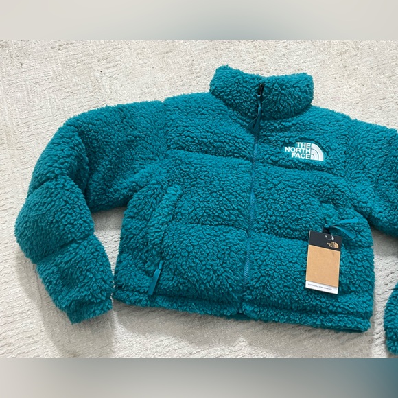 NWT North Face Nuptse Down Filled Cropped Coat - Picture 3 of 10